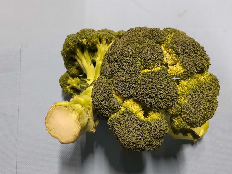Evaluating size and weight of fresh produce